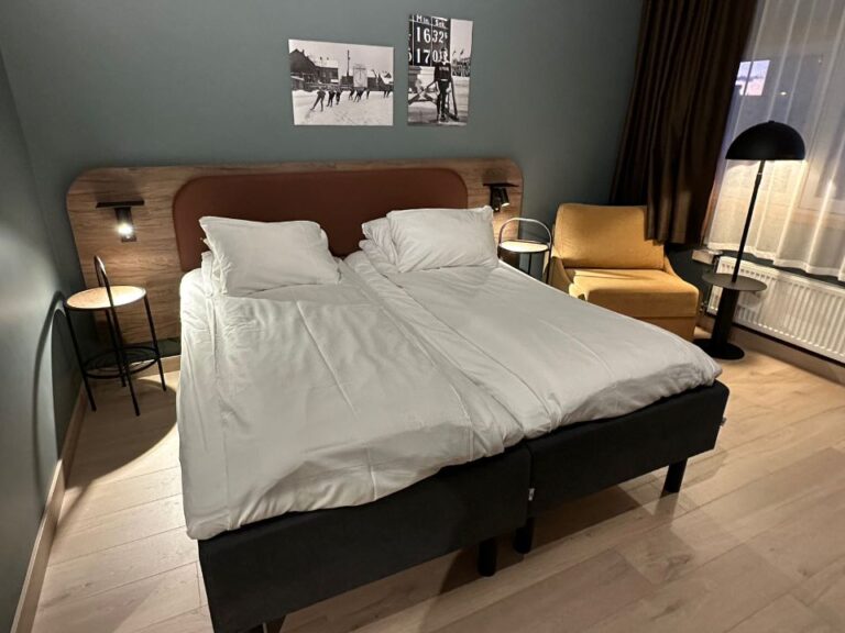 Guest room at Scandic Hamar. Photo: David Nikel.