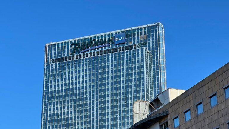 Radisson Blu Oslo Plaza. Photo: David Nikel.
