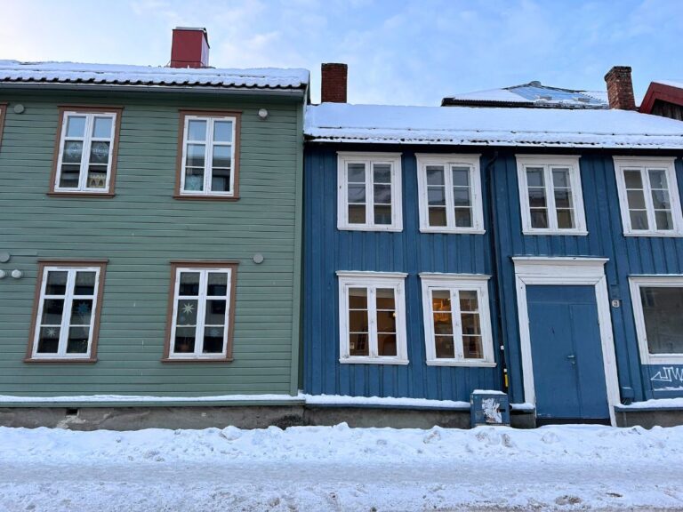 Colourful houses at Ila, Trondheim. Photo: David Nikel.