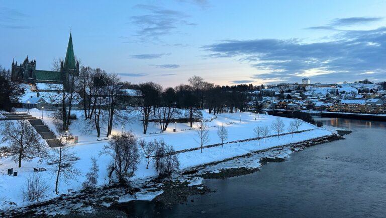 Nidaros Cathedral and the Nidelva river in winter. Photo: David Nikel.