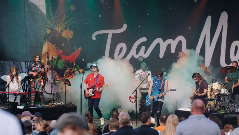 Team Me playing live in the summer of 2023. Photo: Bjørk Ellingsbø.