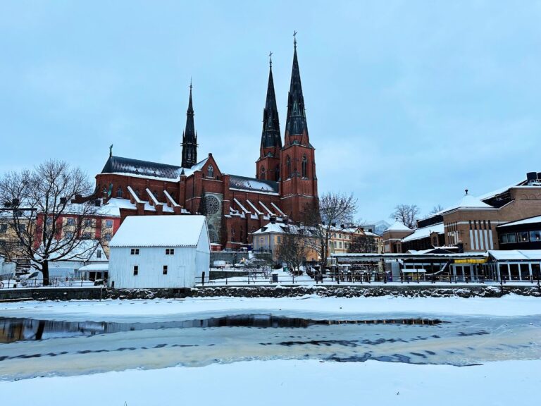 Uppsala Cathedral in the winter. Photo: David Nikel.