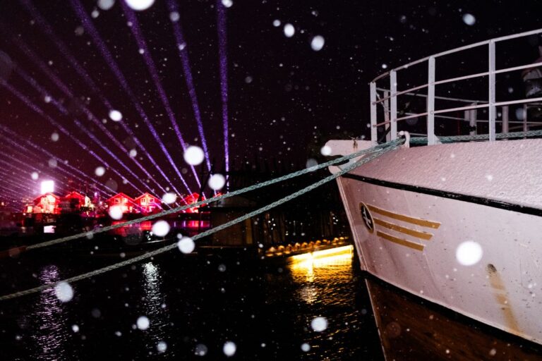 Boat in Bodø harbour. Photo: Martin Losvik / Bodø 2024.