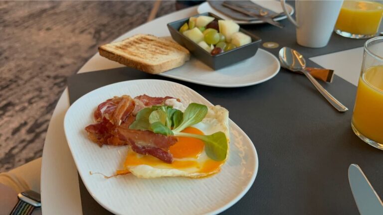 Group breakfast in Trondheim. Photo: David Nikel.