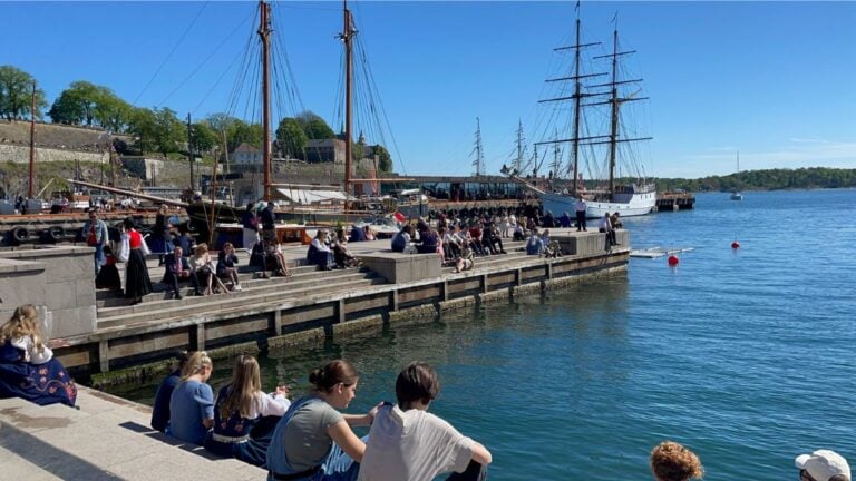 Crowds gather on the Oslo waterfront. Photo: David Nikel.