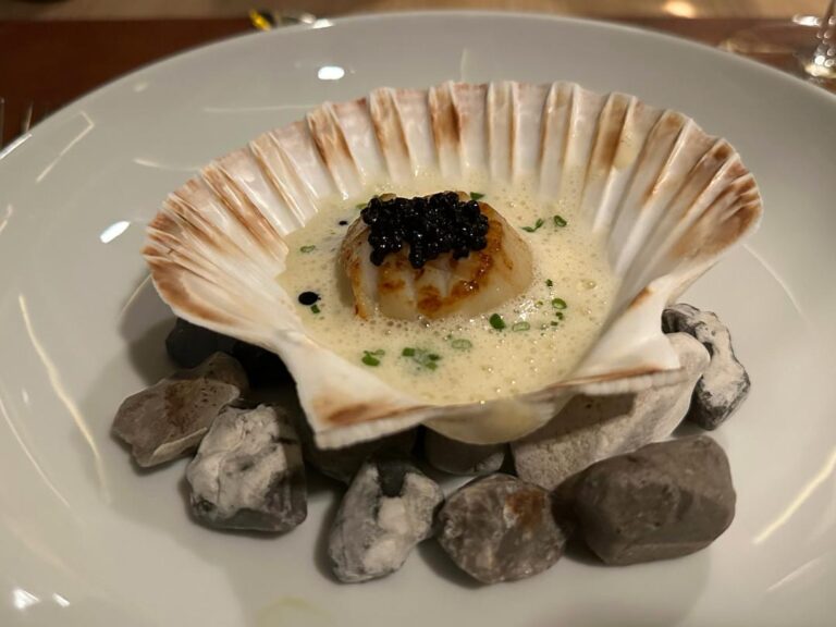 Scallop from Hitra served at Hildring. Photo: David Nikel.