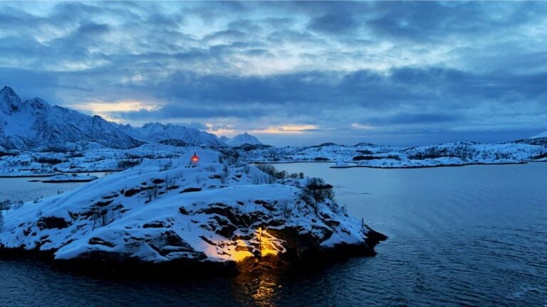 Stunning scenery in Lofoten. Photo: David Nikel.