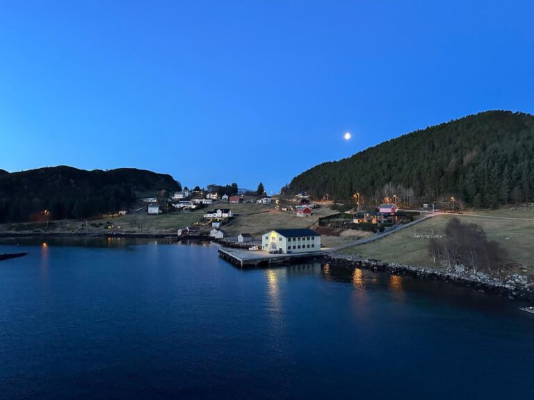 Blue sky of Torvik. Photo: David Nikel.