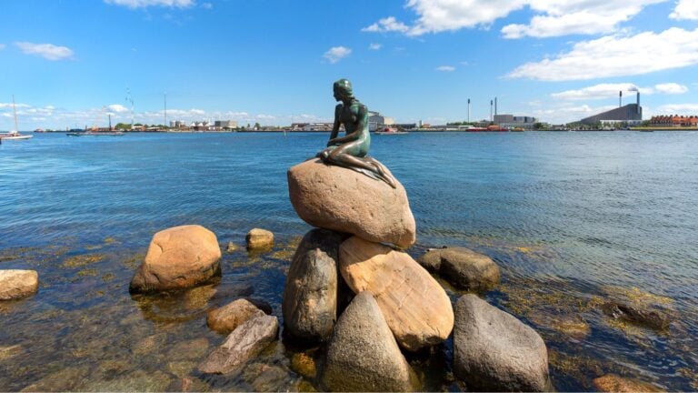 Little Mermaid sculpture on the Copenhagen waterfront. Photo: Jolanta Wojcicka / Shutterstock.com.