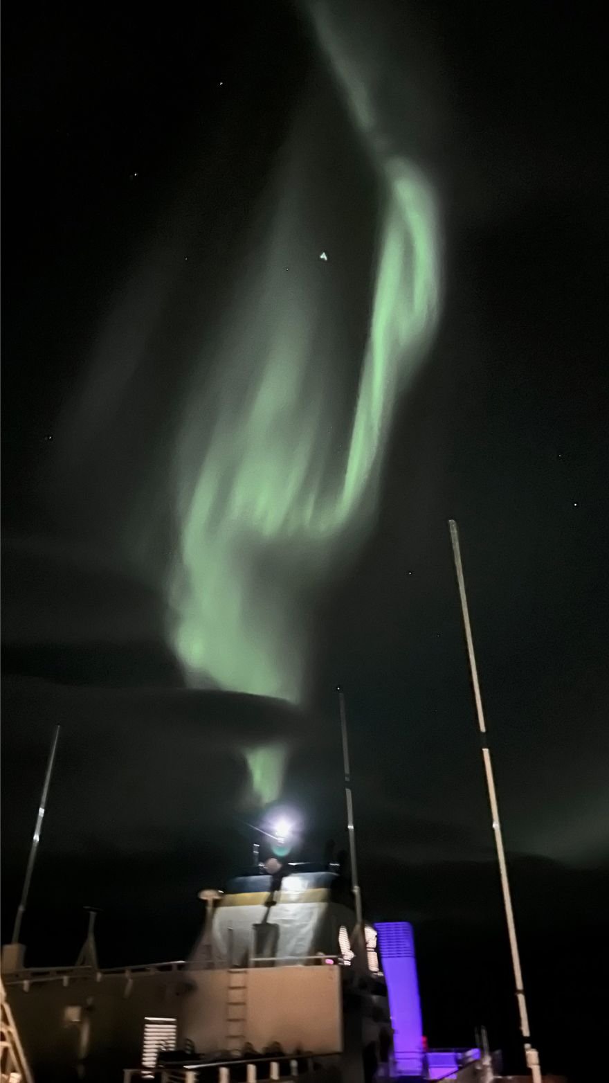 Strong, pale green aurora in Northern Norway. Photo: David Nikel.