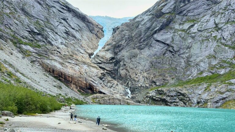 Briksdal lake and glacier. Photo: David Nikel.