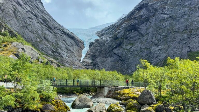 Hiking trail to Briksdal Glacier. Photo: David Nikel.