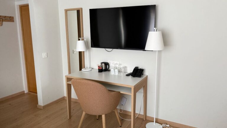 Hotel TV and desk. Photo: David Nikel.