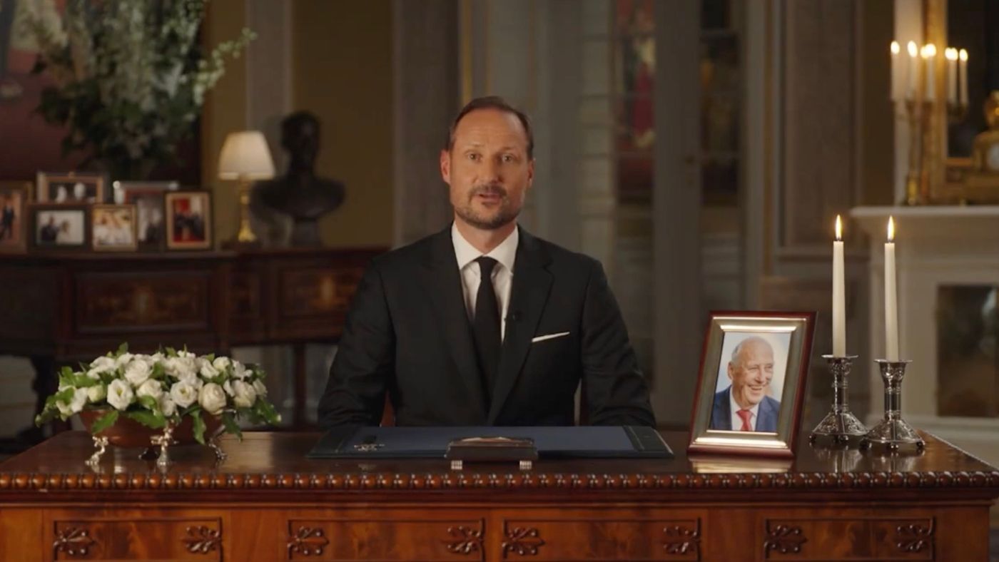 King Haakon VIII of Norway giving his first speech to the nation.